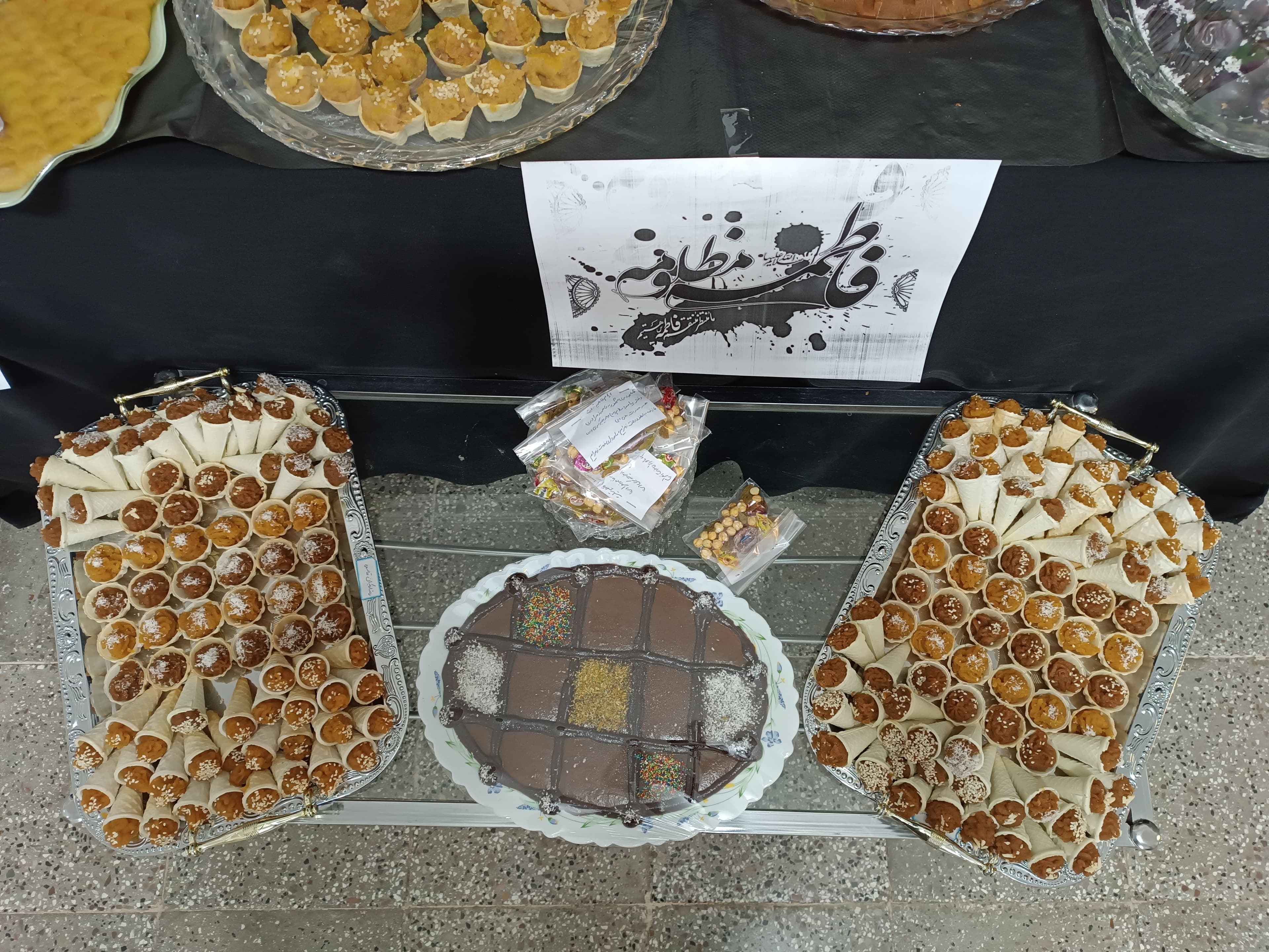 ادای احترام و بگزاری مراسم به مناسبت فرا رسیدن دهه فاطمیه